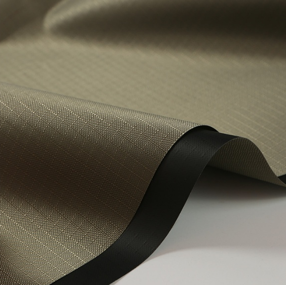 A full analysis of the application of polyester materials in the field of bags: from basic characteristics to future trends